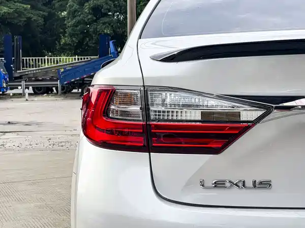 Lexus ES 2017