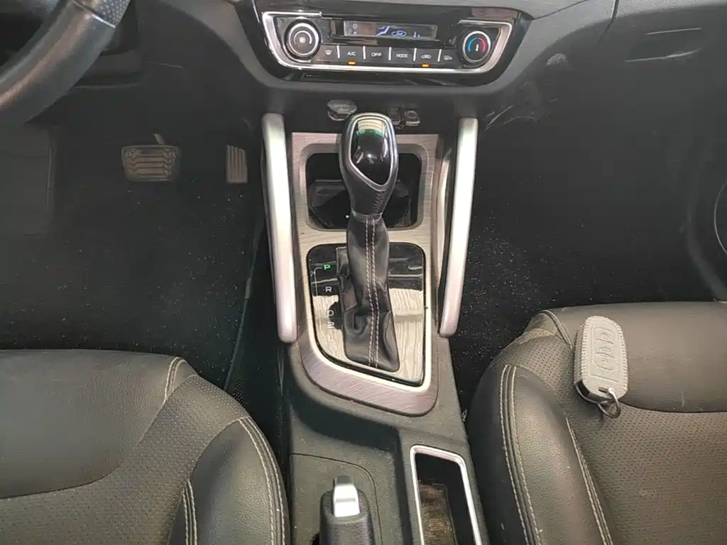 Geely Vision X3 2018 — фото 14