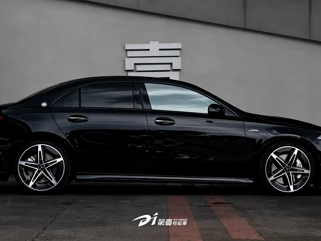 Mercedes-Benz A-Class AMG 2025 — фото 3