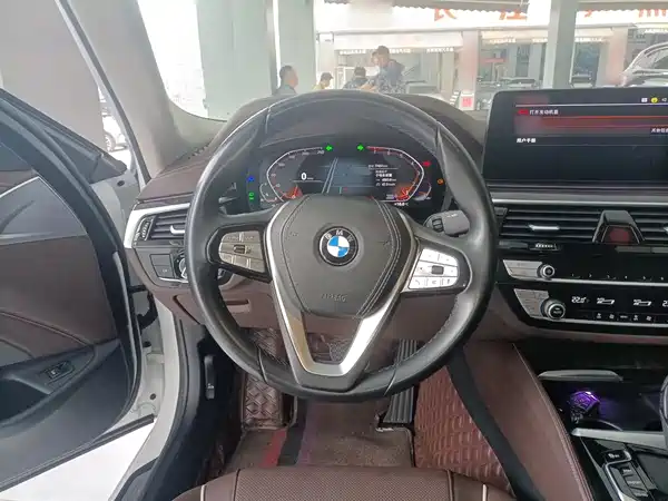 BMW 5 Series 2022