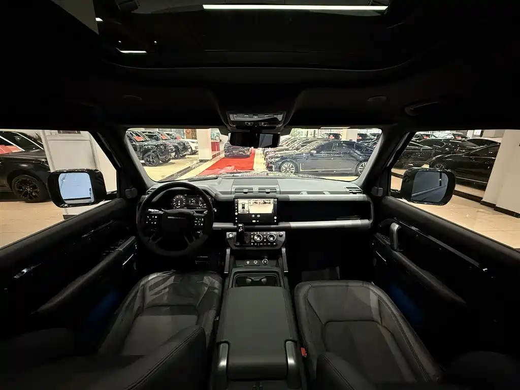 Land Rover Defender 2024 — фото 26