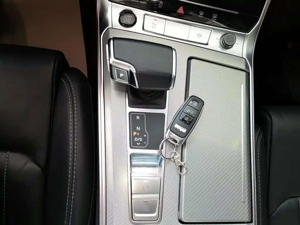 Audi A6L 2023 — фото 11