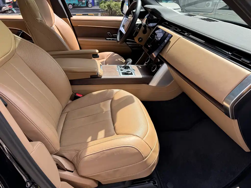 Land Rover Range Rover 2023 — фото 11