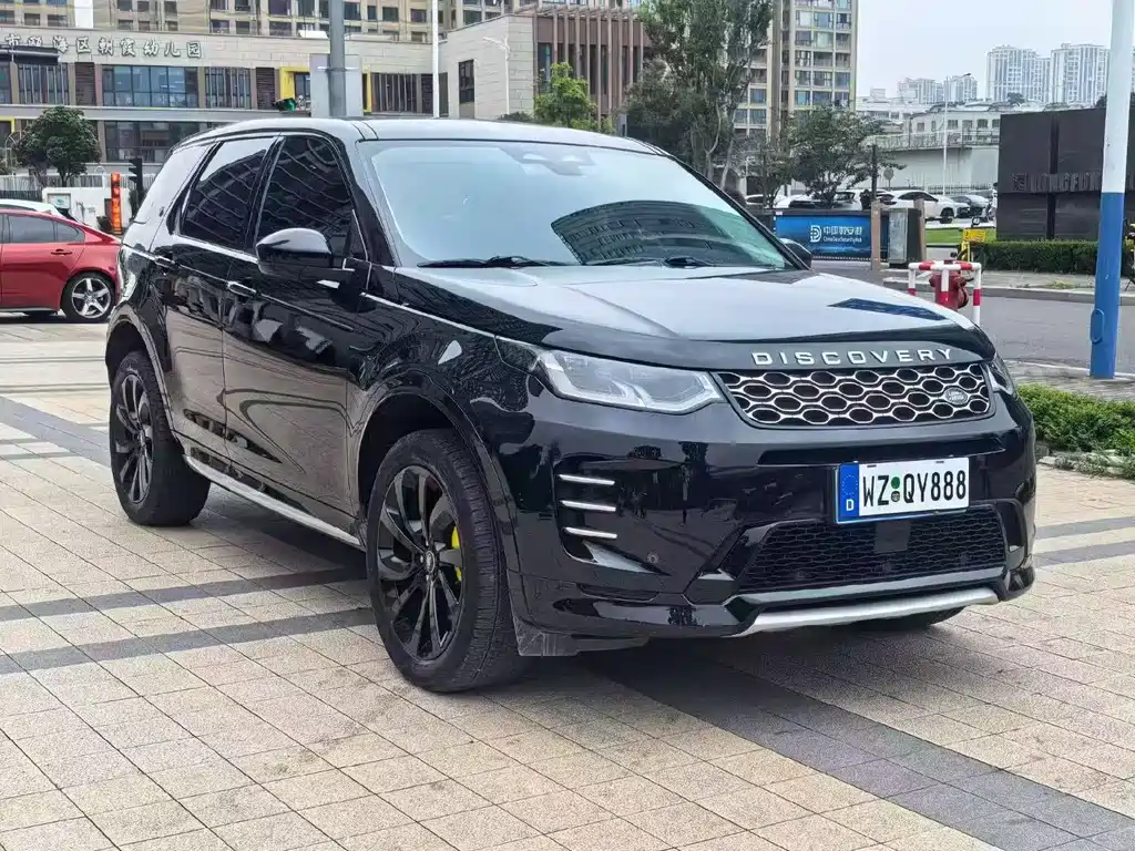 Land Rover Discovery Sport 2023 — фото 3