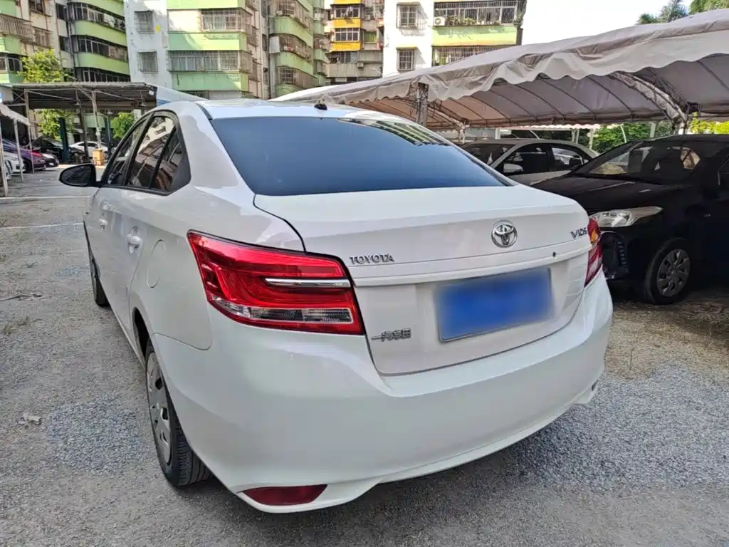 Toyota Vios 2017 — фото 5