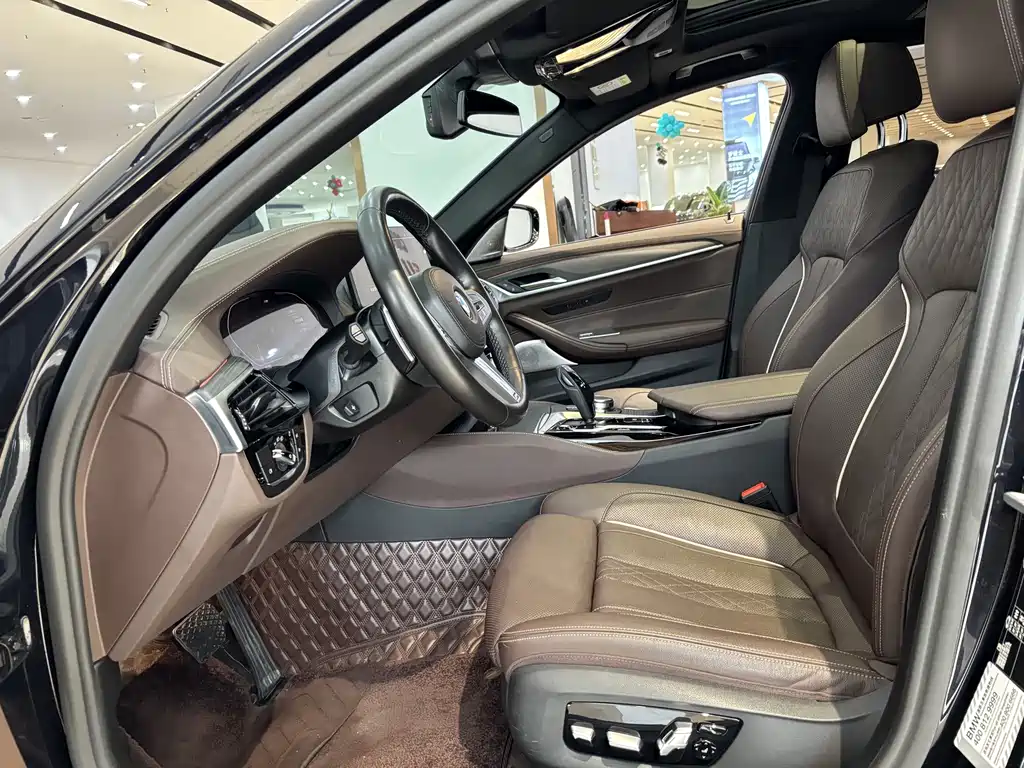 BMW 5 Series 2023 — фото 15