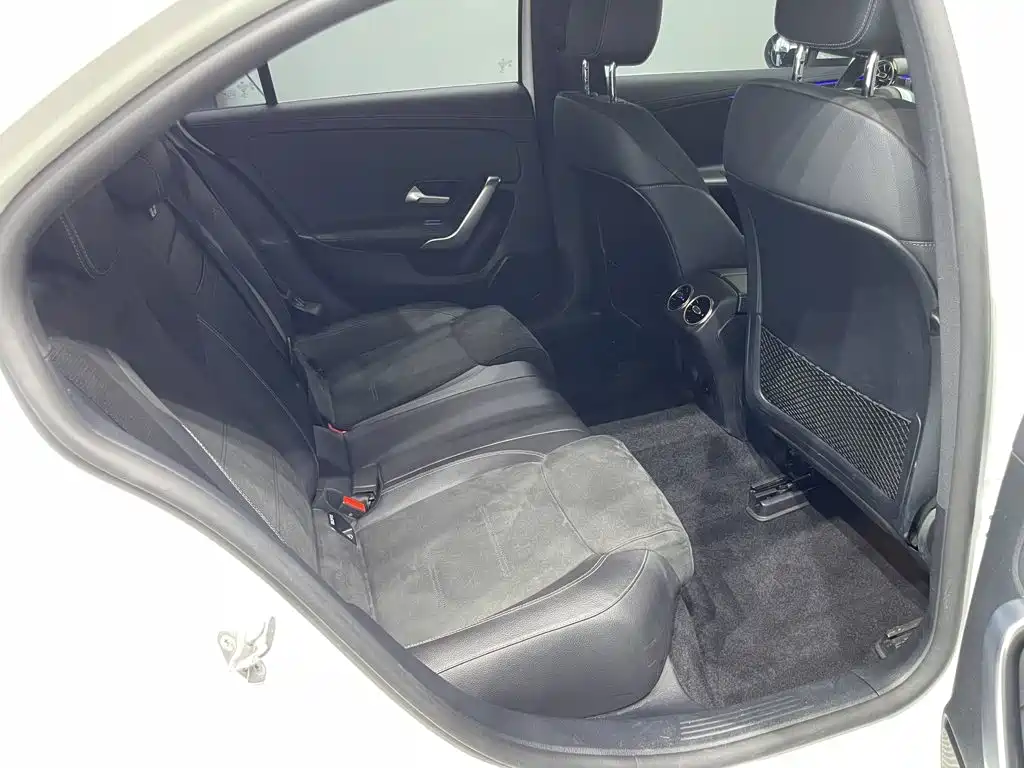 Mercedes-Benz A-Class 2021 — фото 15
