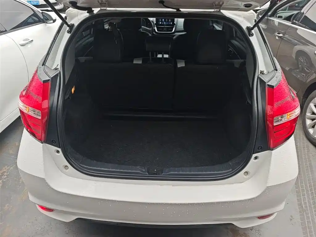 Toyota Yaris L 2019 — фото 19