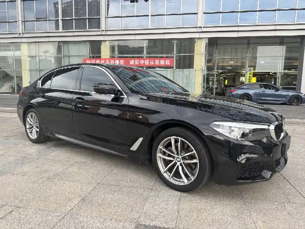 BMW 5 Series 2020 — фото 11