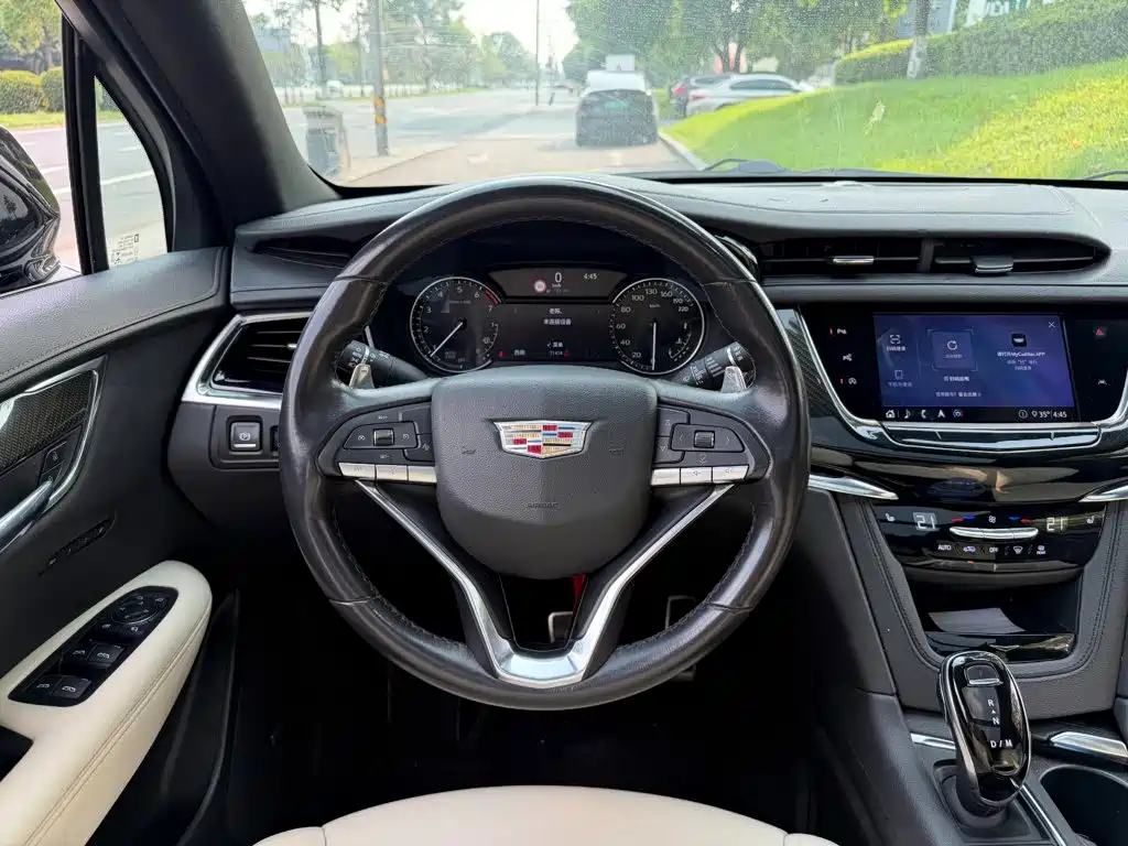 Cadillac XT6 2021 — фото 14