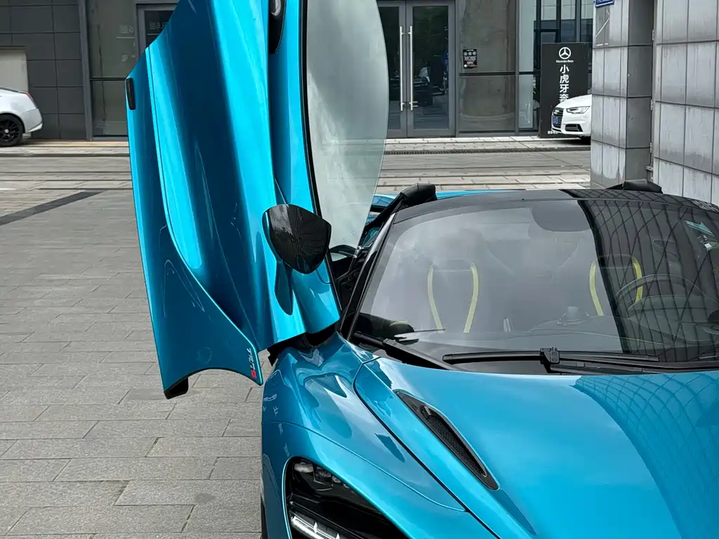 McLaren 720S 2020 — фото 8