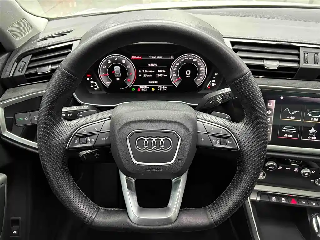 Audi Q3 2022 — фото 3