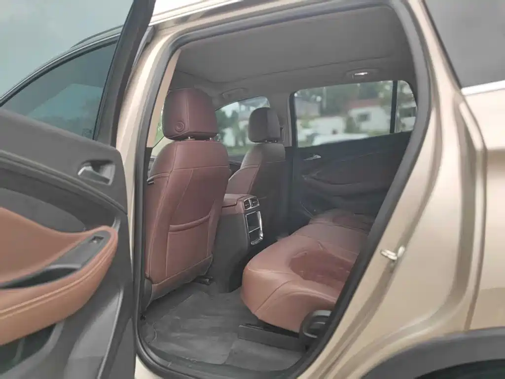 Buick Envision Plus 2017 — фото 10