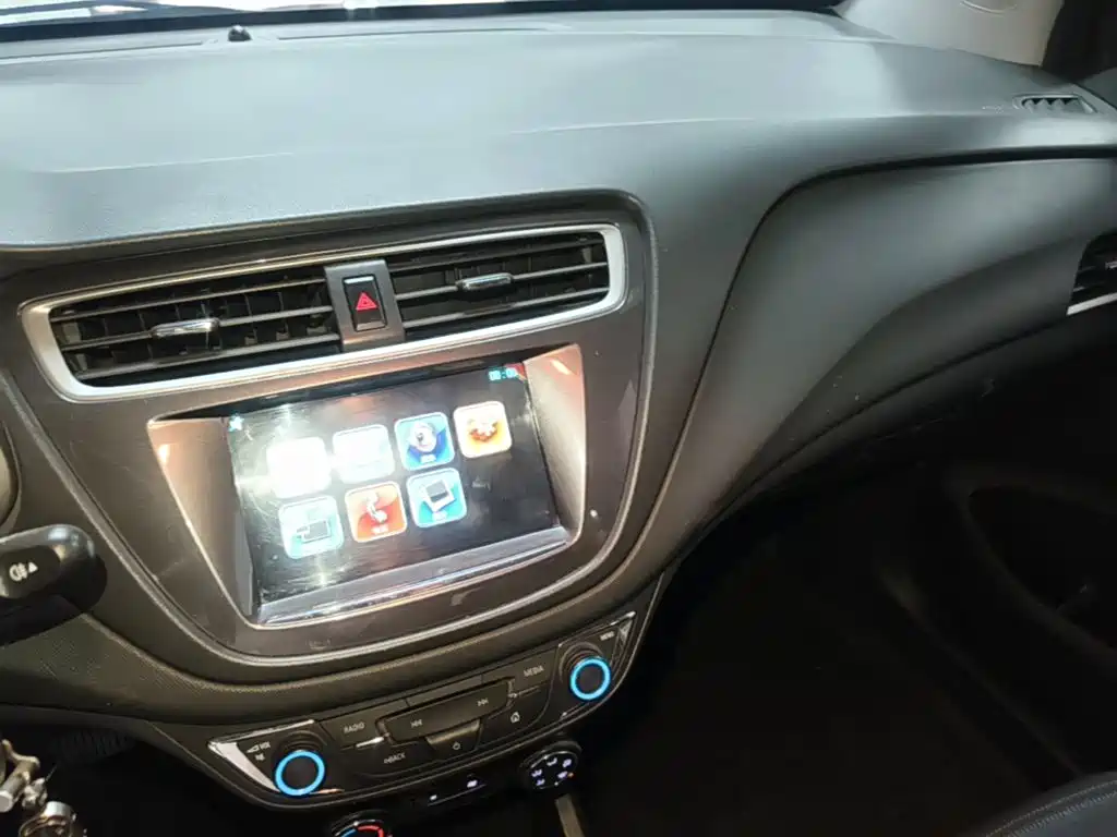 Chevrolet Lefeng RV 2017 — фото 13