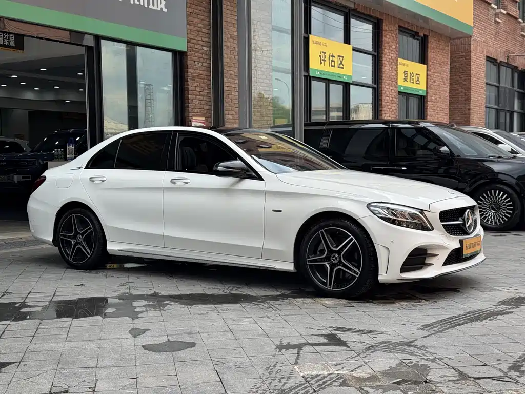 Mercedes-Benz C-Class 2021