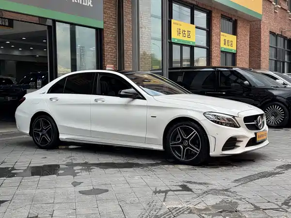 Mercedes-Benz C-Class 2021
