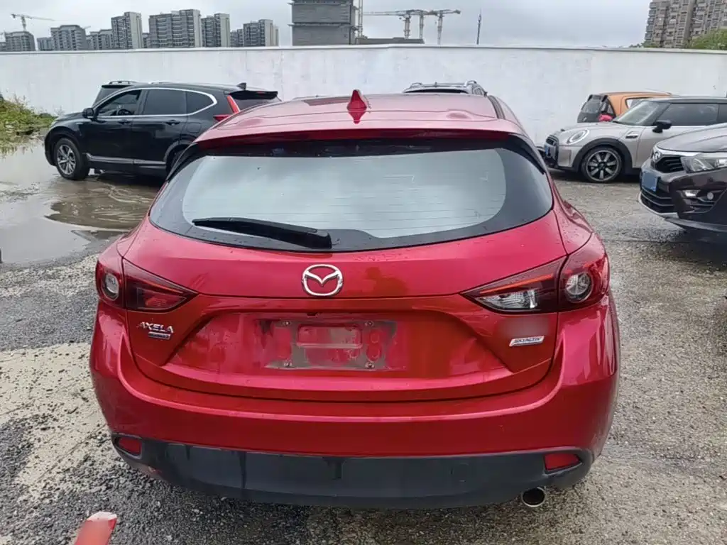 Mazda 3 Axela 2016