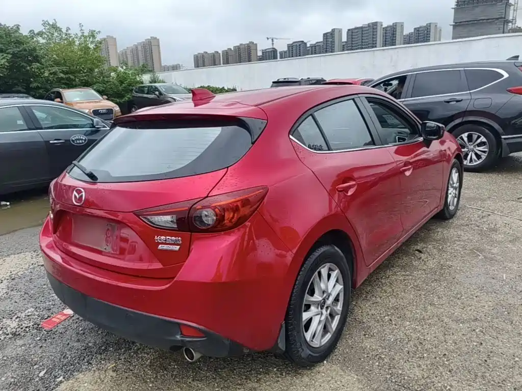 Mazda 3 Axela 2016