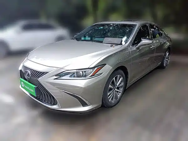 Lexus ES 2019