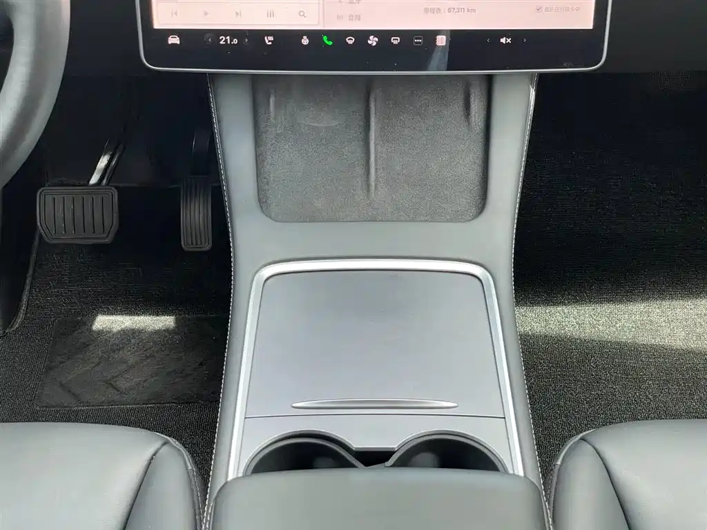 Tesla Model Y 2021 — фото 21