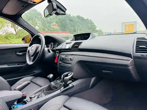 BMW 1 Series M 2011