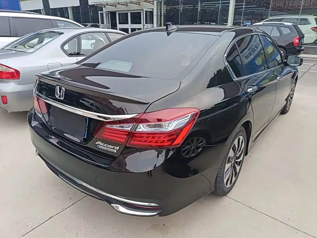 Honda Accord 2019 — фото 7