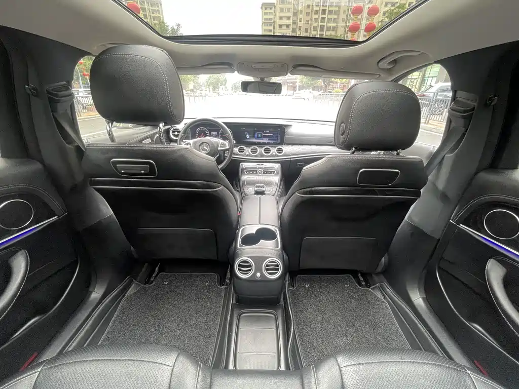 Mercedes-Benz E-Class 2018 — фото 14