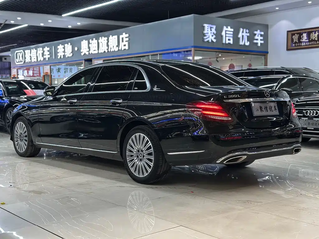 Mercedes-Benz E-Class 2020 — фото 17