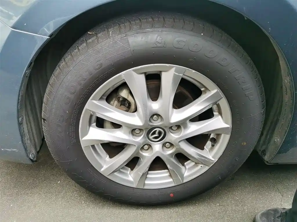 Mazda 3 Axela 2016 — фото 23