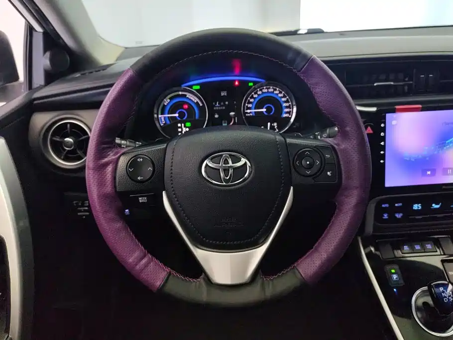 Toyota Corolla 2018 — фото 15