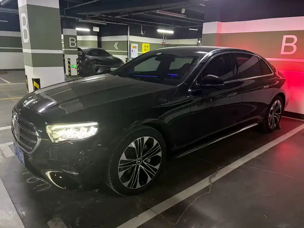 Mercedes-Benz E-Class 2025 — фото 11
