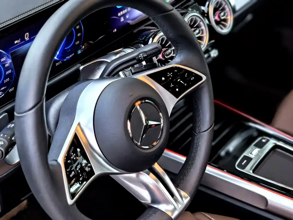 Mercedes-Benz EQB 2025 — фото 13