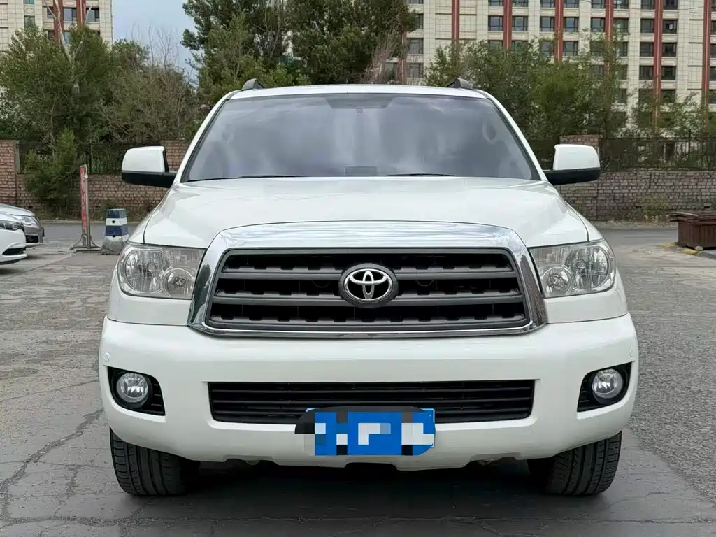 Toyota Sequoia 2017 — фото 2