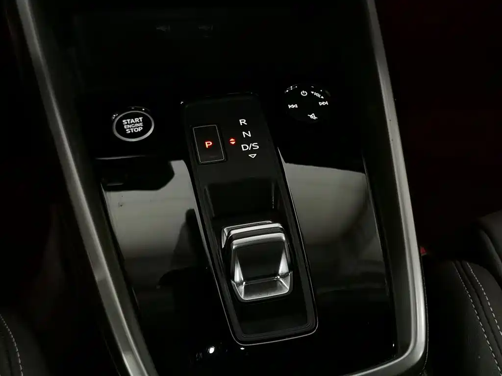 Audi A3 2023 — фото 13