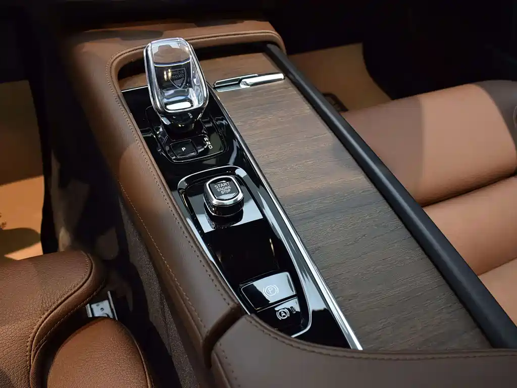 Volvo S90 2025 — фото 14