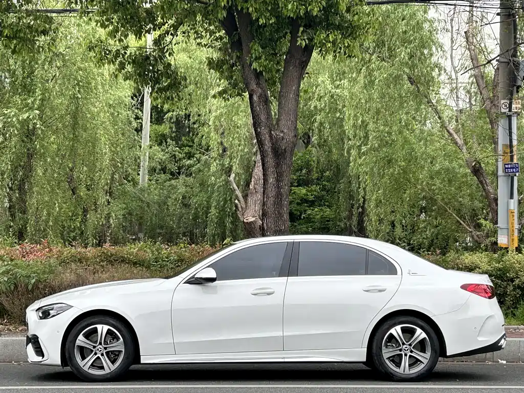Mercedes-Benz C-Class 2022 — фото 4