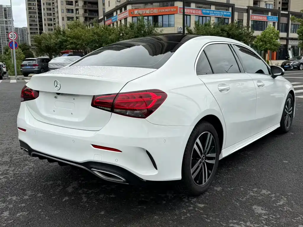 Mercedes-Benz A-Class 2019 — фото 13