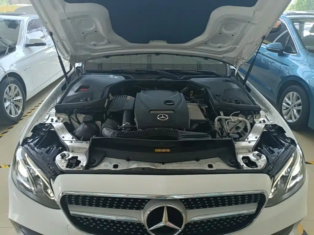 Mercedes-Benz E-Class 2018 — фото 20