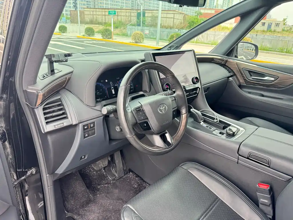 Toyota Alphard 2024 — фото 11