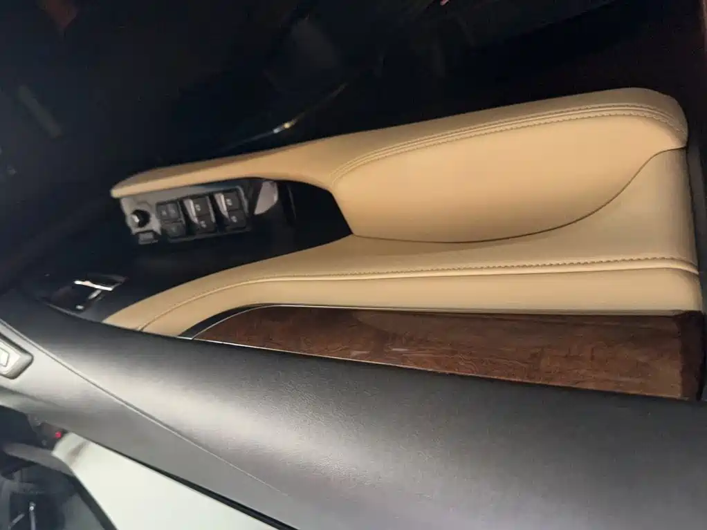 Toyota Alphard 2017 — фото 21