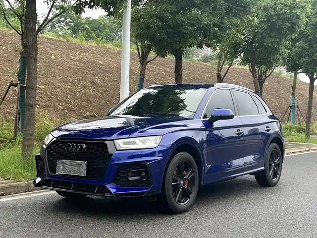 Audi Q5L 2019 — фото 1