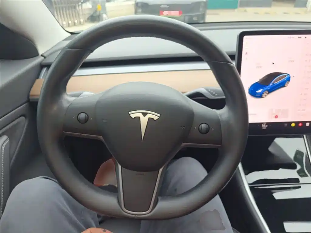 Tesla Model 3 2019 — фото 11