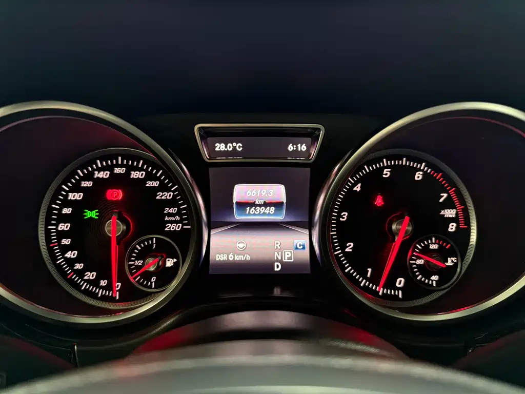 Mercedes-Benz GLE 2017 — фото 14