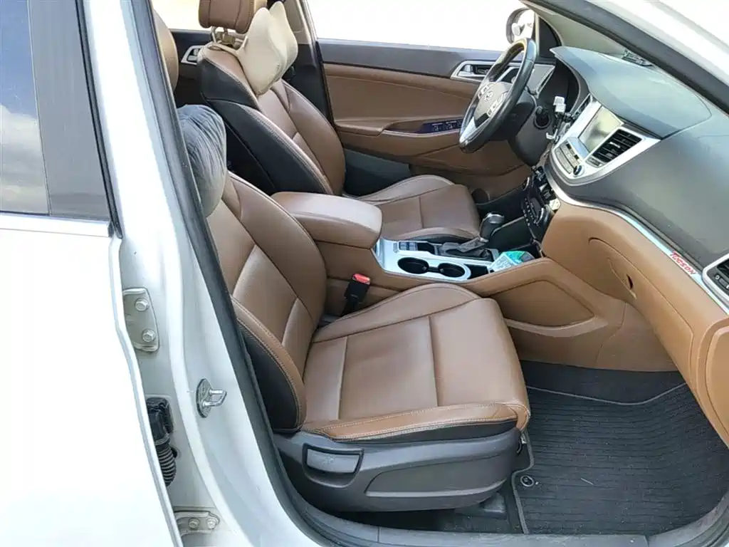 Hyundai Tucson 2016 — фото 25