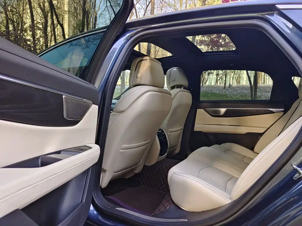 Cadillac CT6 2023 — фото 18