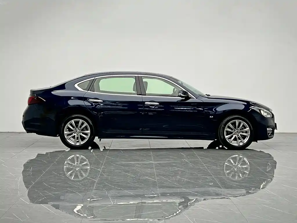 Infiniti Q70 2017 — фото 7