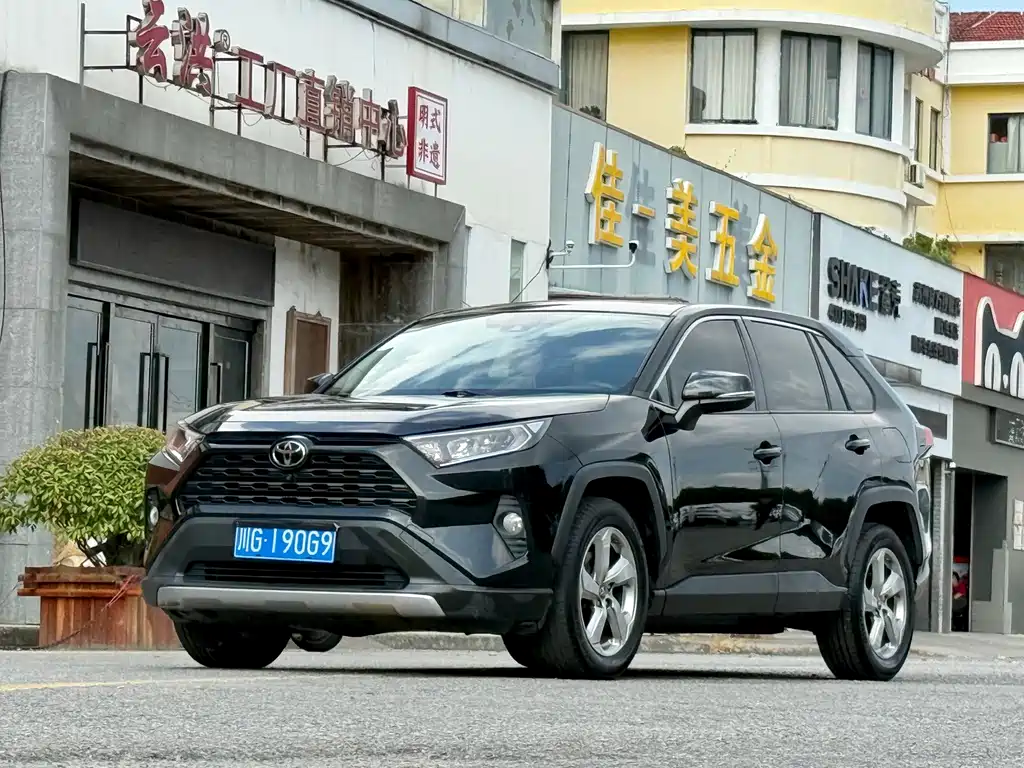 Toyota RAV4 2020 — фото 2