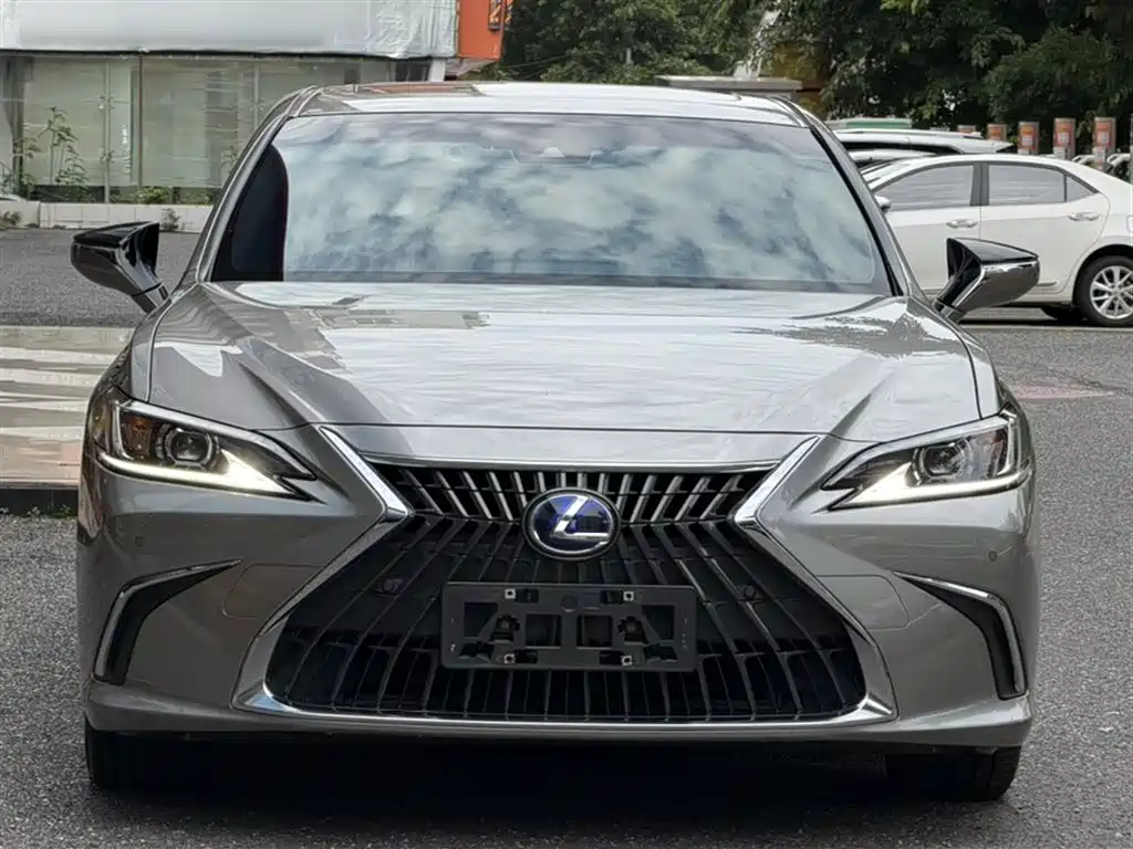 Lexus ES 2022 — фото 10