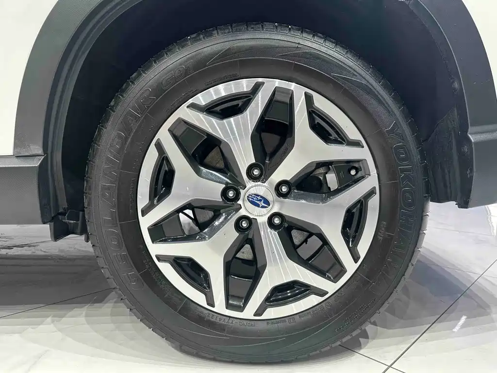 Subaru Forester 2024 — фото 17
