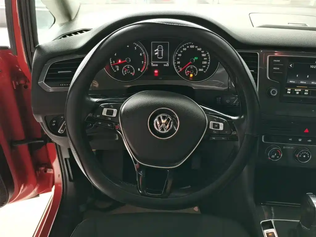 Volkswagen Golf Sportsvan 2017 — фото 11